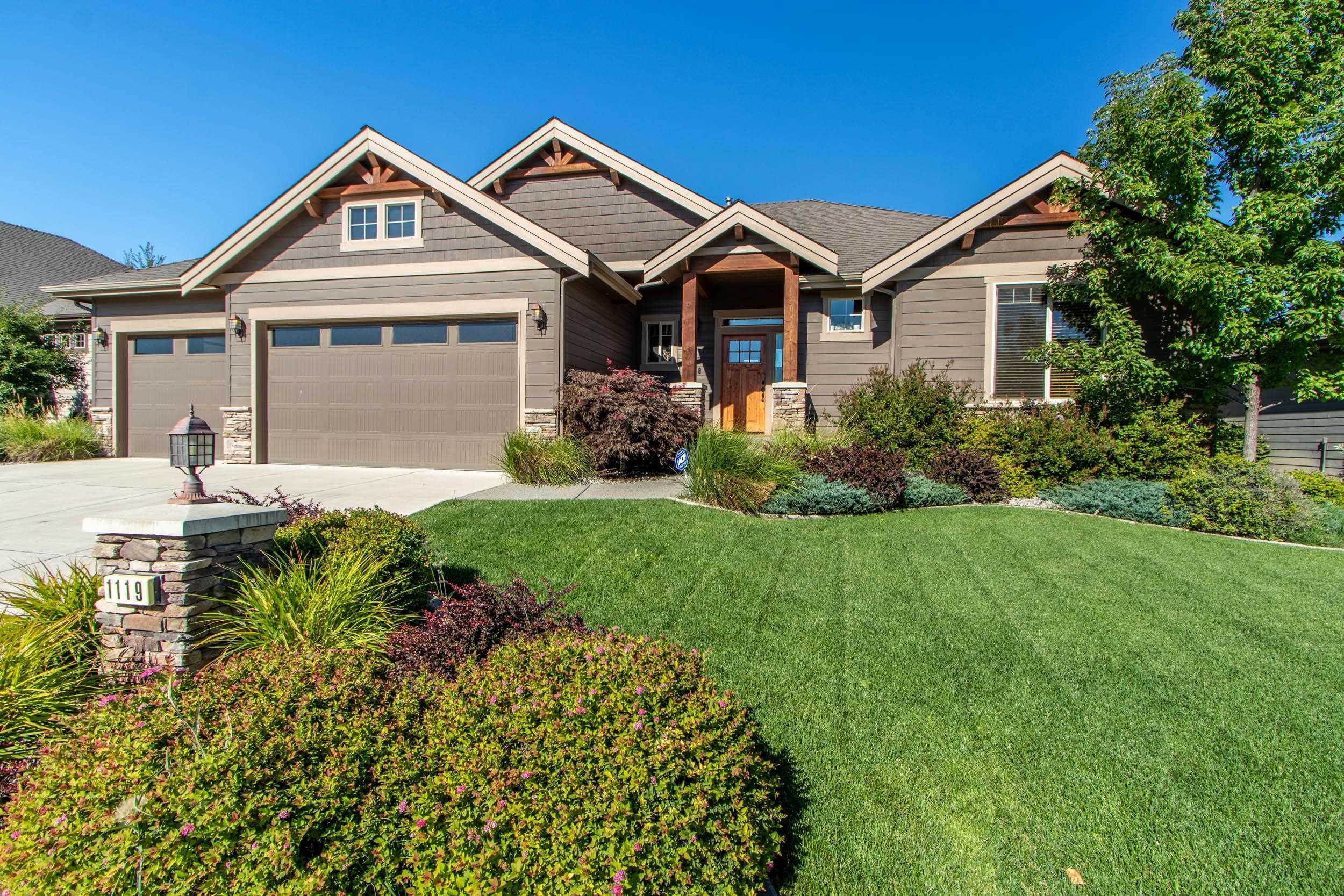 Property Photo: 1119 N River Ridge Blvd WA 99224