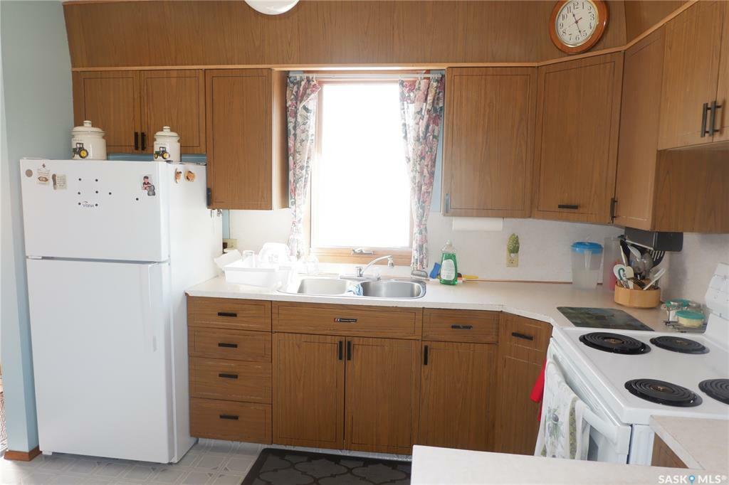 Property Photo: 2014 4th Street N SK S0H 3R0