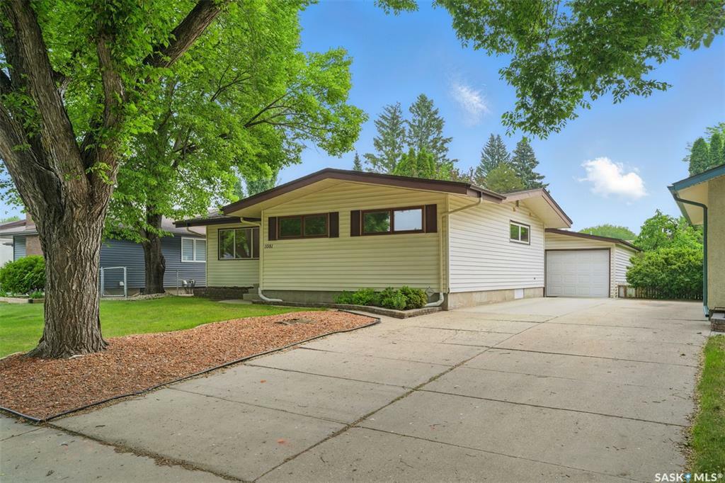 Property Photo: 1081 East Centre SK S7J 3A2