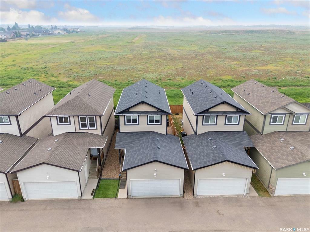 Property Photo: 207 McCallum Way 3 SK S7R 0K6