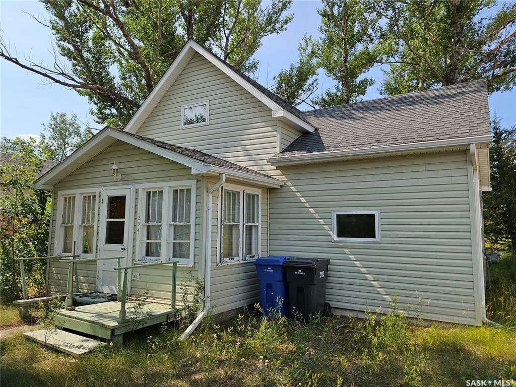 Property Photo: 204 1st Street S SK S0N 2T0