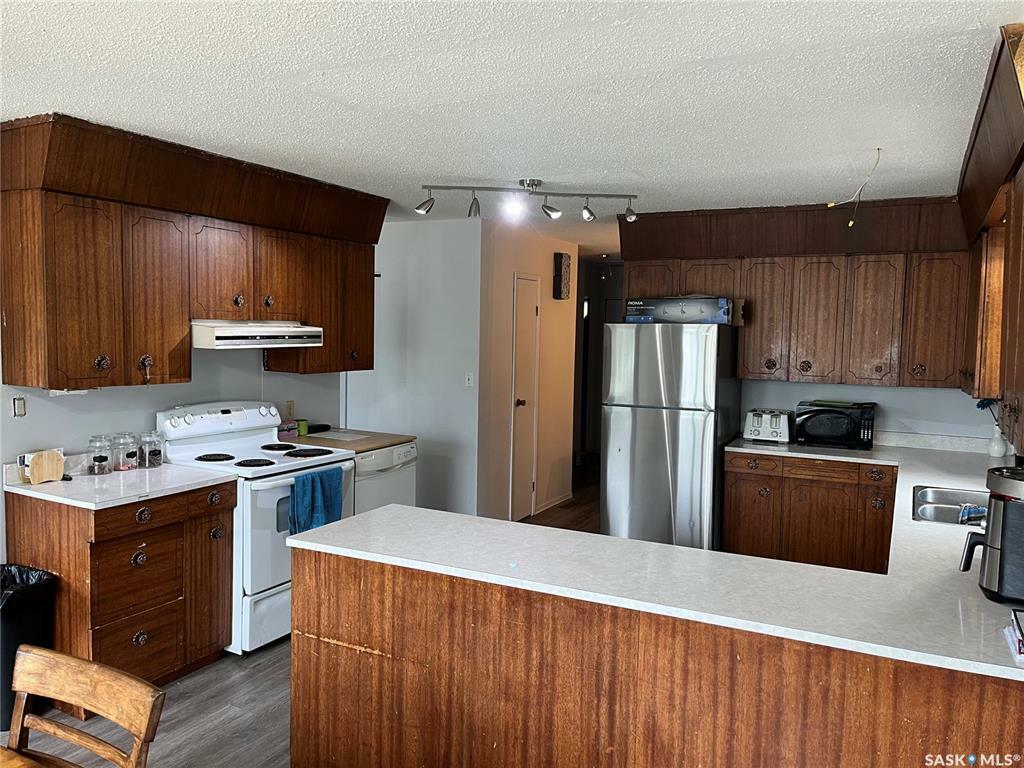 Property Photo:  706 6th Street E  SK S6V 0N8 