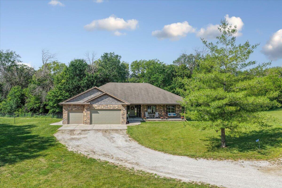Property Photo:  2111 297th Place  IA 51555 