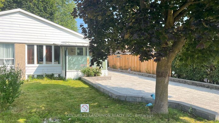 215 Browndale Crescent Bsmt  Richmond Hill ON L4C 3H9 photo
