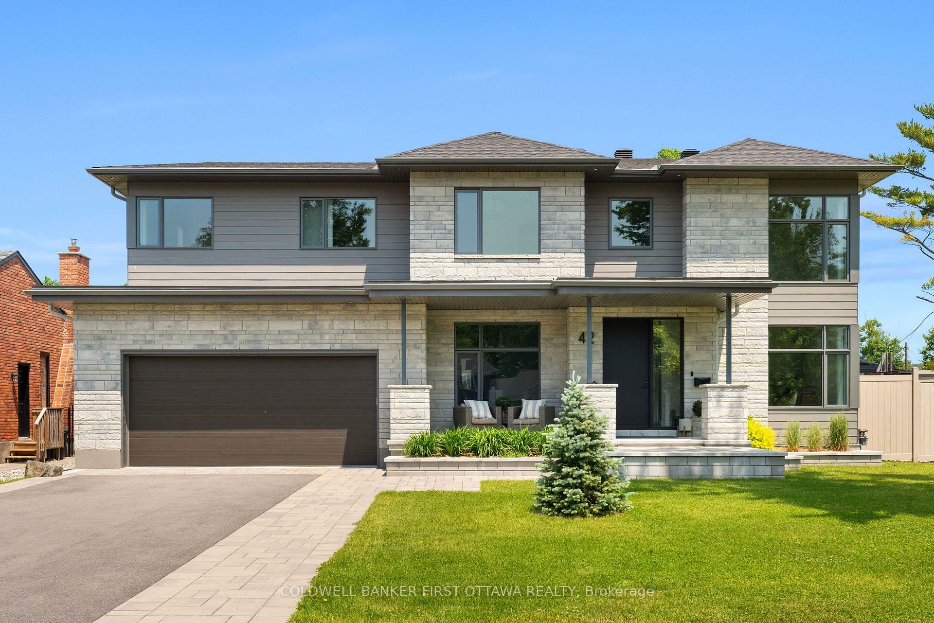 Property Photo: 42 Parkland Crescent ON K2H 7W5