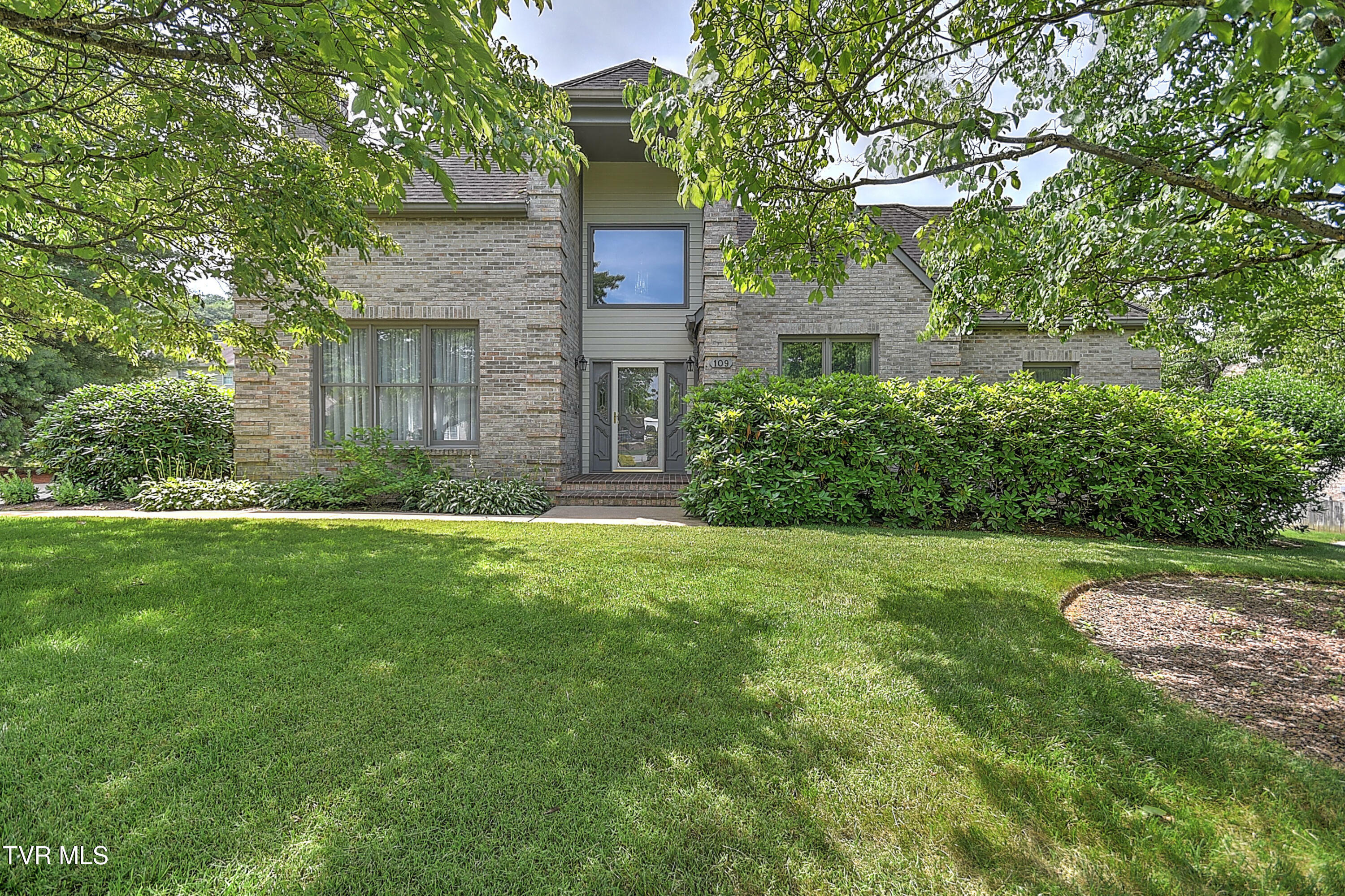 Property Photo: 109 Woodbriar Drive TN 37604