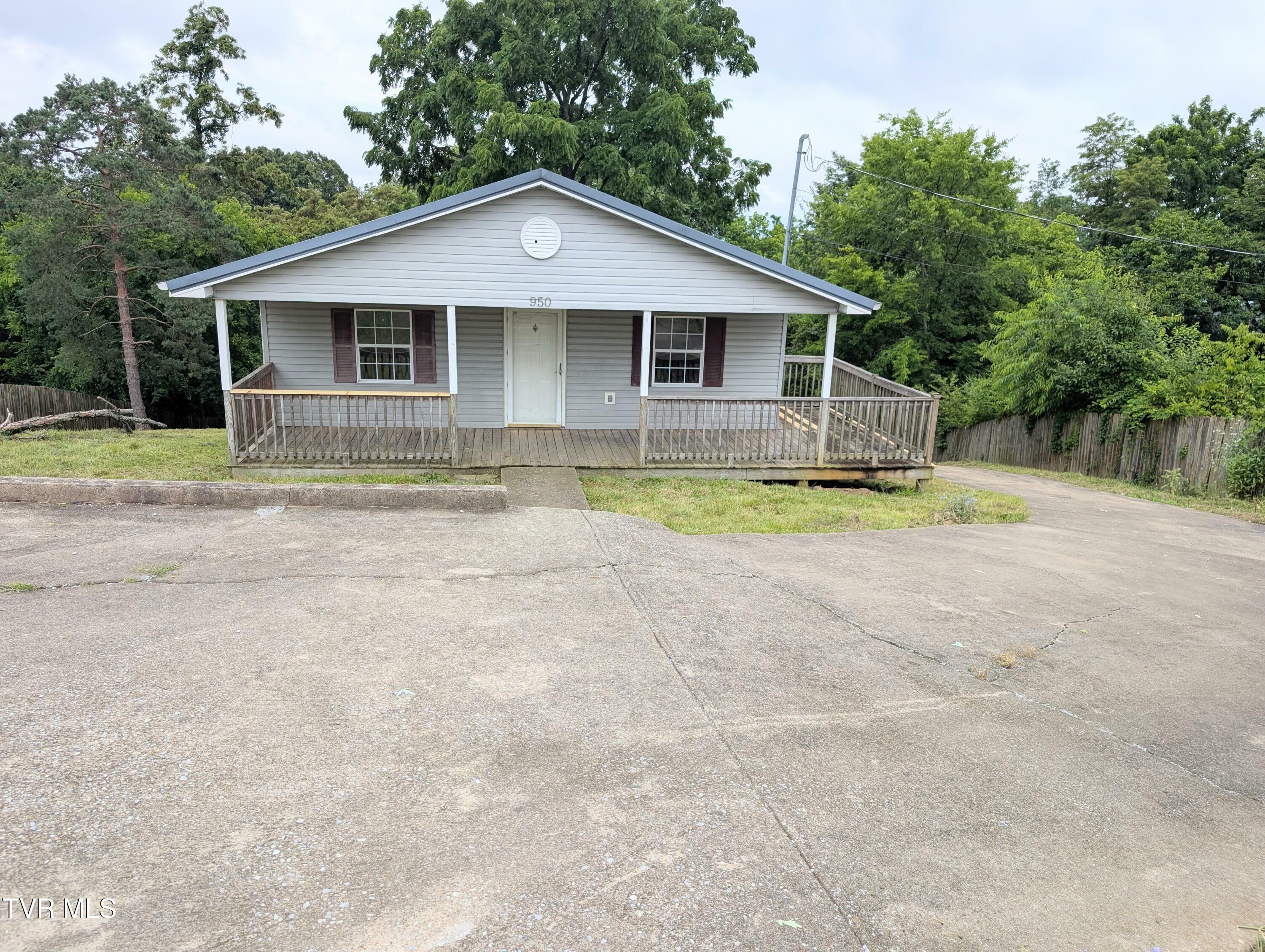 Property Photo: 950 Kingsport Highway TN 37745