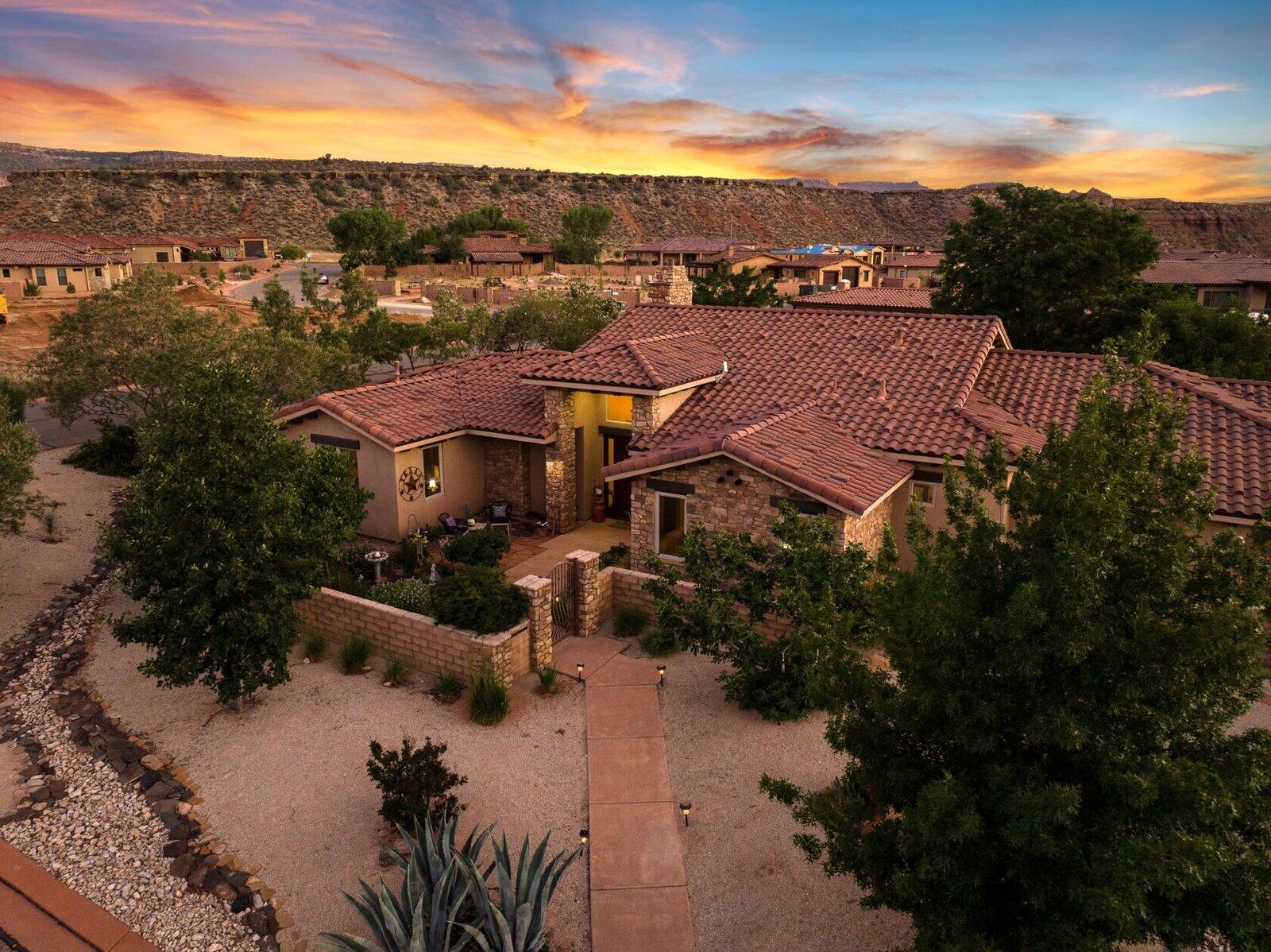 Property Photo:  565 E Rio De Sion Dr  UT 84779 