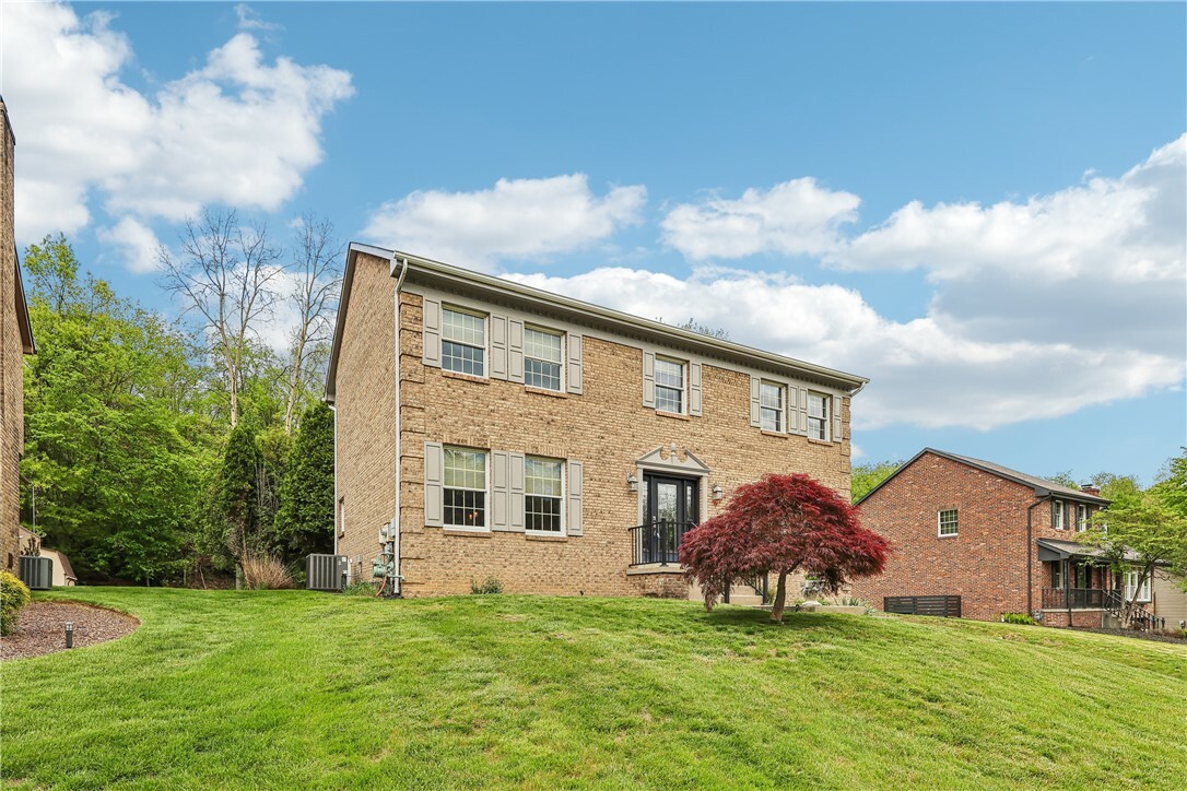 1237 Oakwood Dr  Jefferson Hills PA 15025 photo