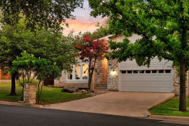 Property Photo: 6903 Narrow Oak Trail TX 78759