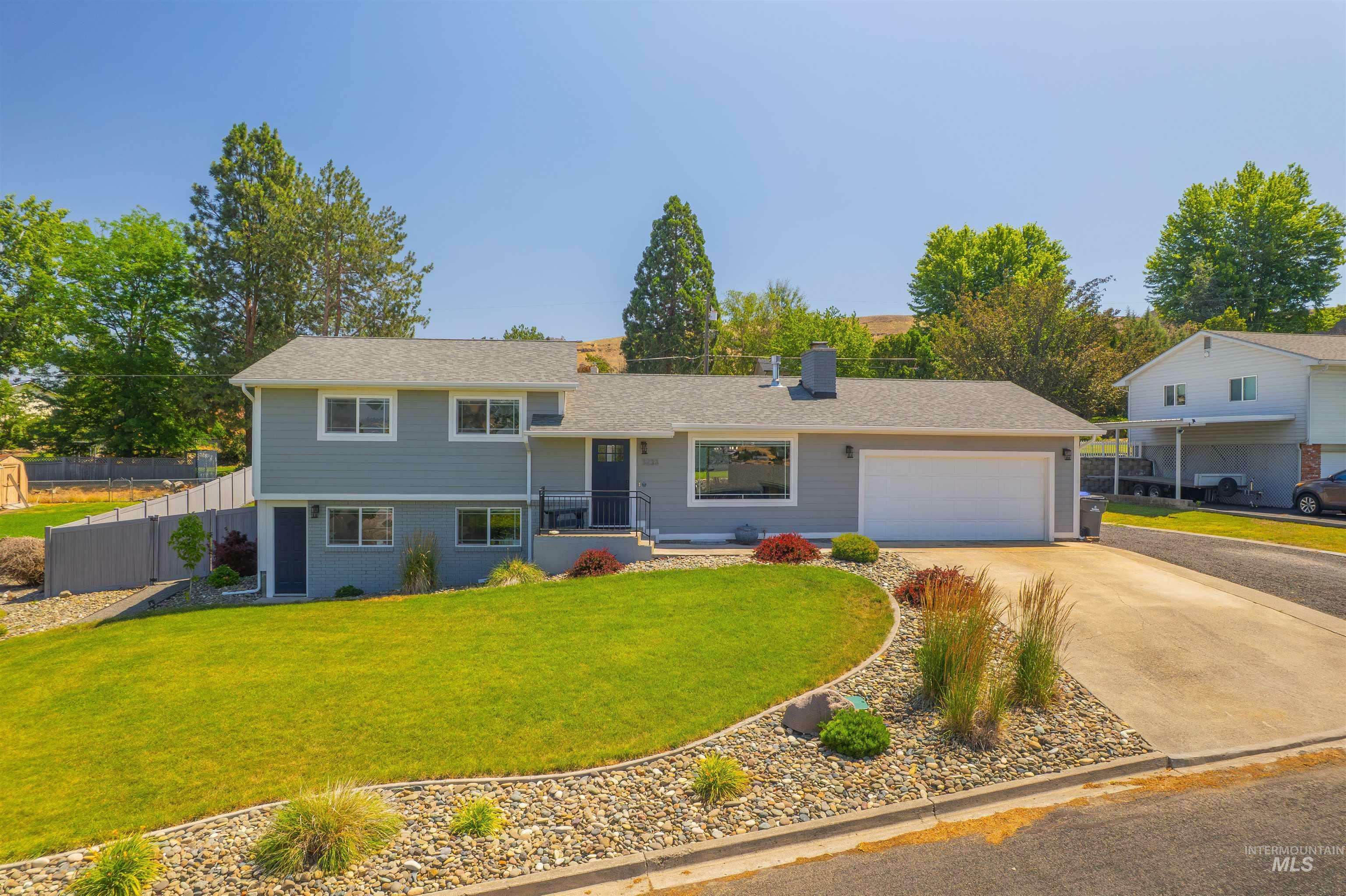 3233 Meadowlark Dr  Lewiston ID 83501 photo