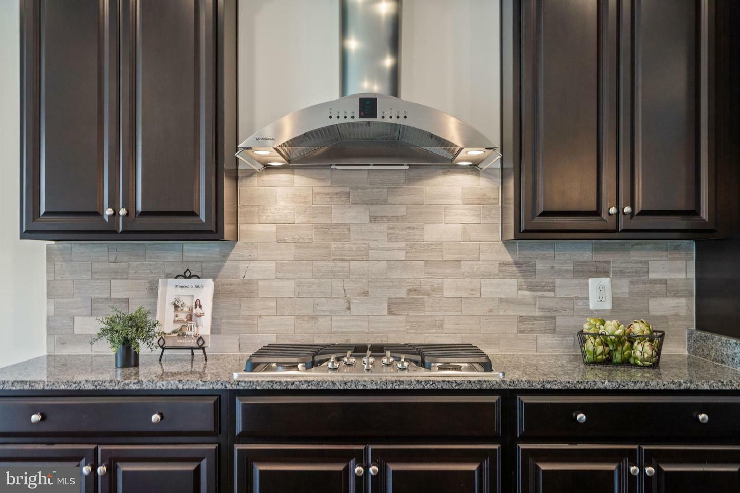 Property Photo: 23393 Epperson Square VA 20148