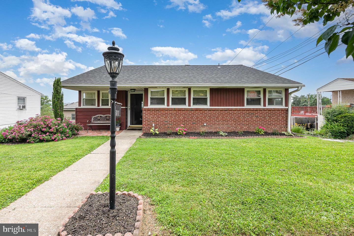 Property Photo: 3011 Greenwood Street PA 17111