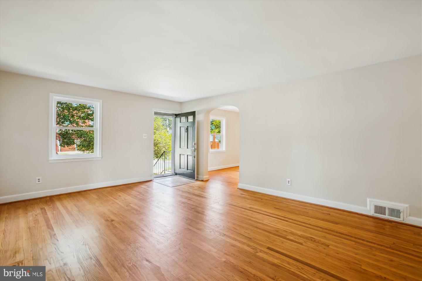Property Photo: 5909 Frederick Street VA 22150