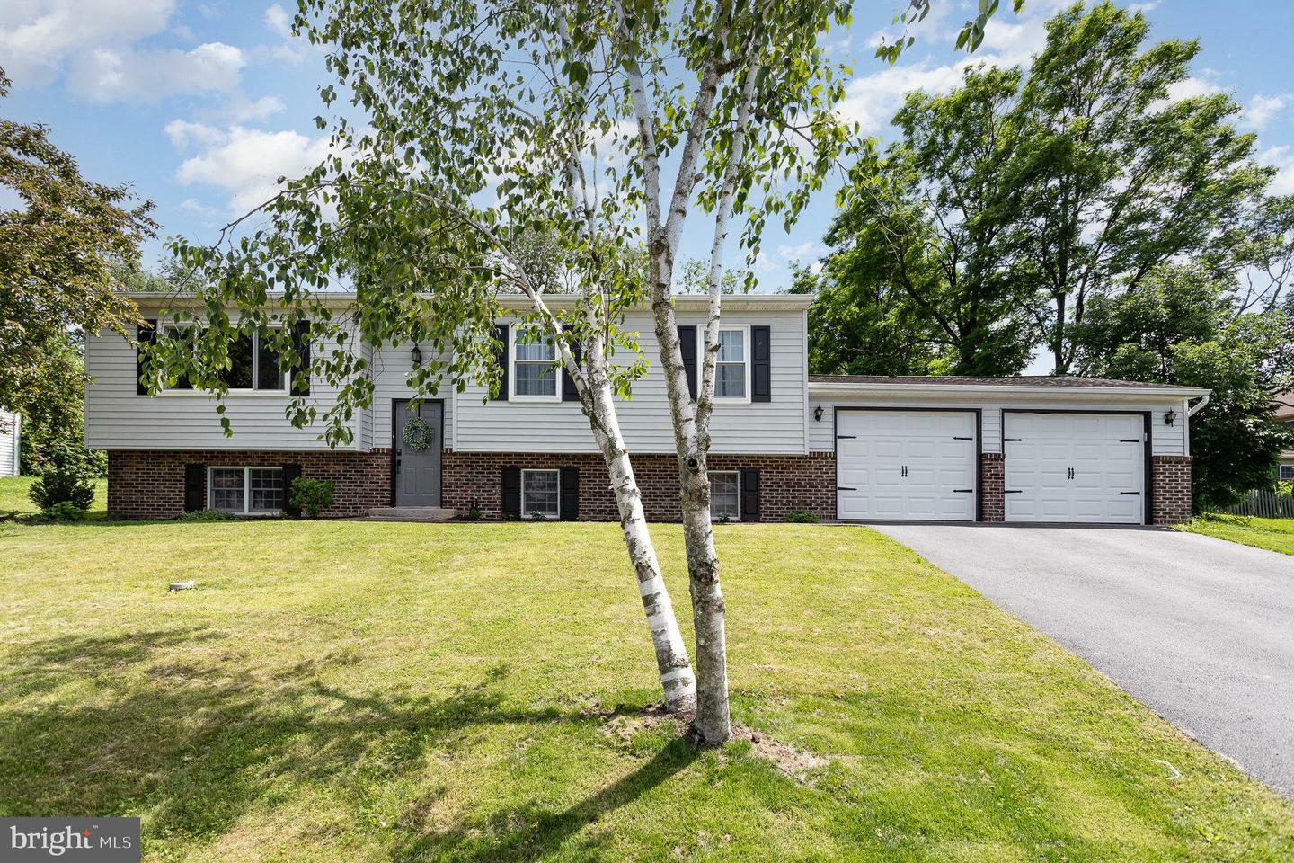 5071 Carrollton Drive  Harrisburg PA 17112 photo