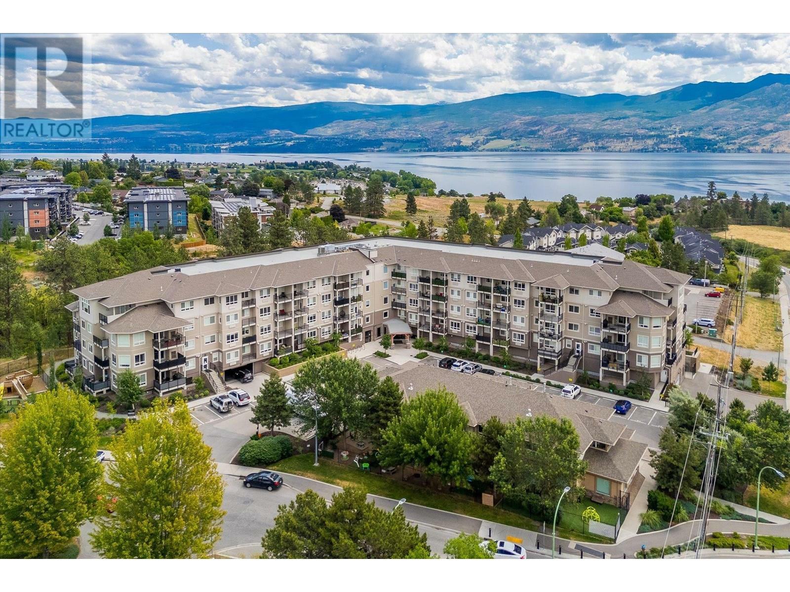 Photo de la propriété: 2301 Carrington Road 405 BC V4T 3C1