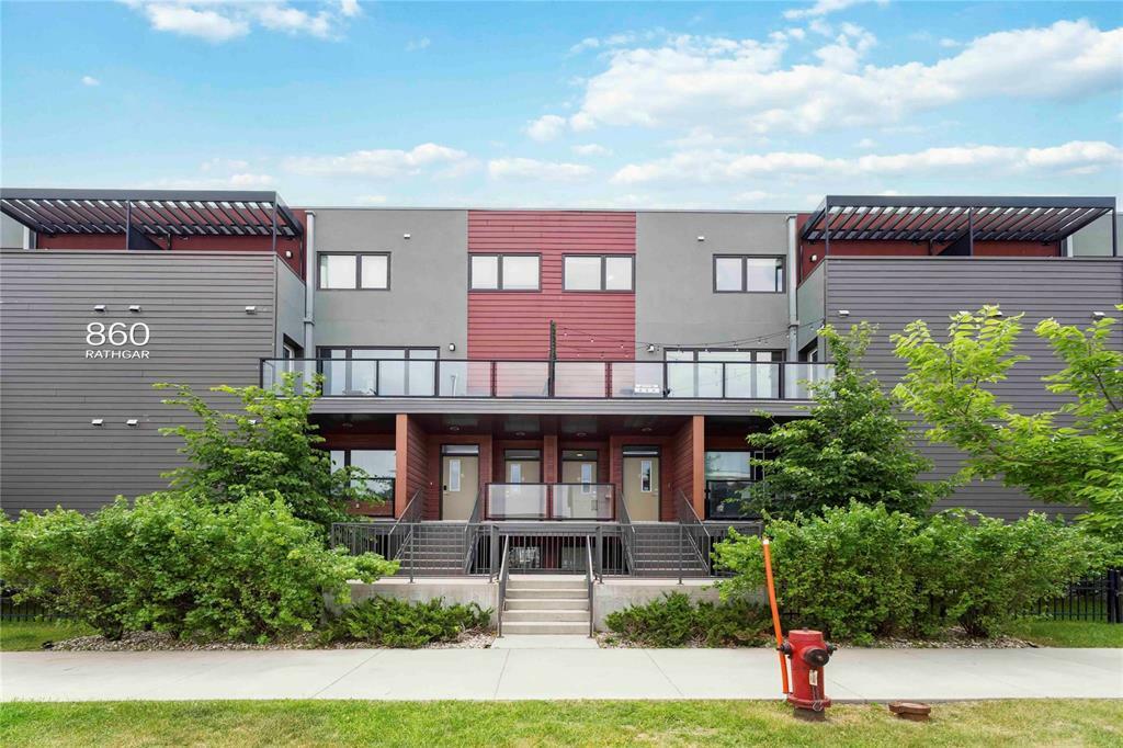 Property Photo: 860 Rathgar Avenue MB R3L 0K7