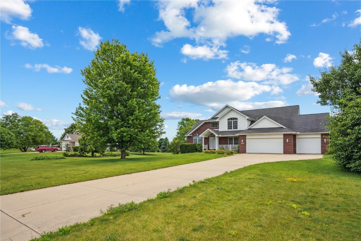 Property Photo: 5515 W Mustang Road NE IA 52411