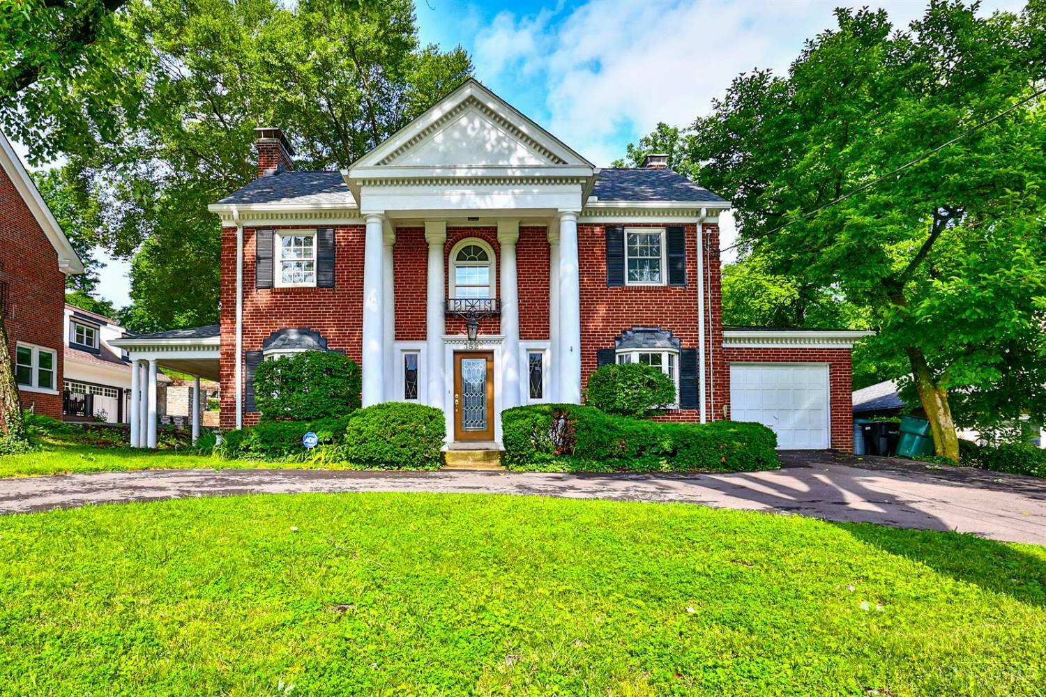 Property Photo: 3525 Herschel View Place OH 45208