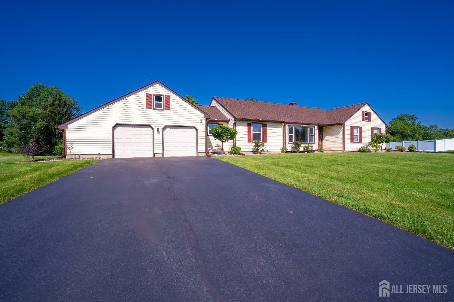 Property Photo: 5 Glengarry Way NJ 08550