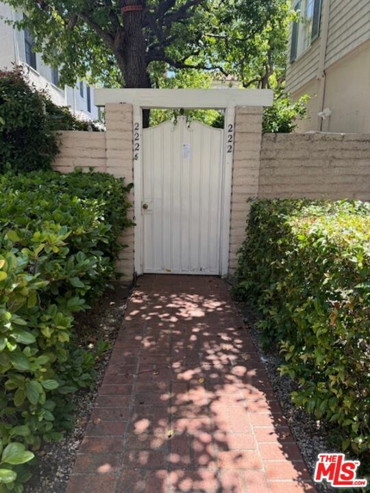 Property Photo: 222 S Spalding Dr CA 90212