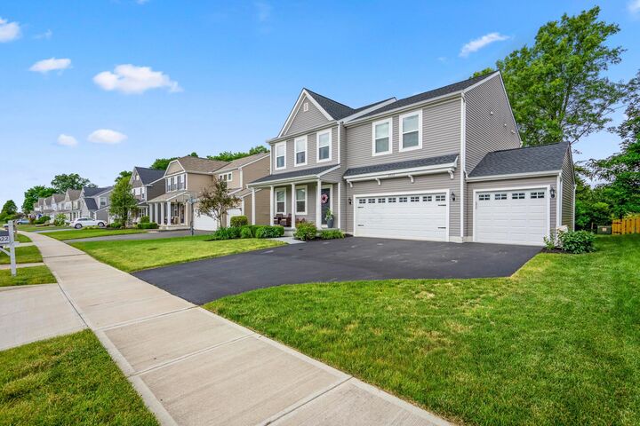 8022 Narrow Leaf Drive  Blacklick OH 43004 photo