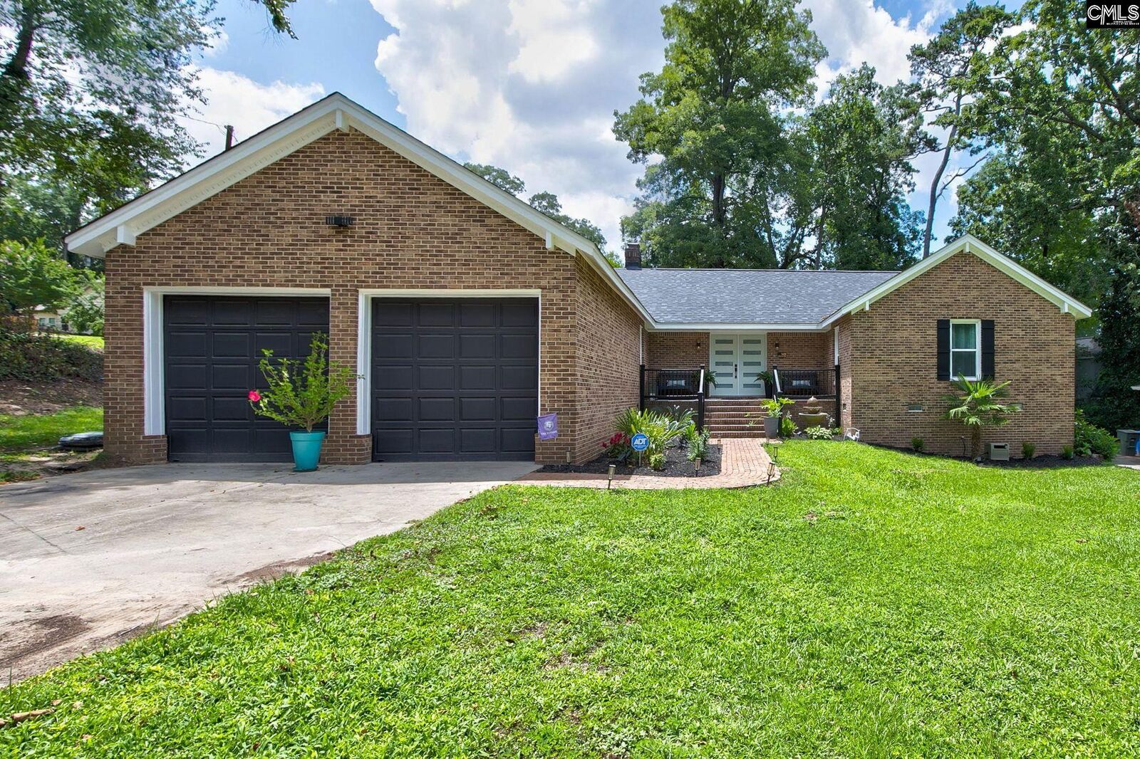 Property Photo:  1601 Hagood  SC 29204-4338