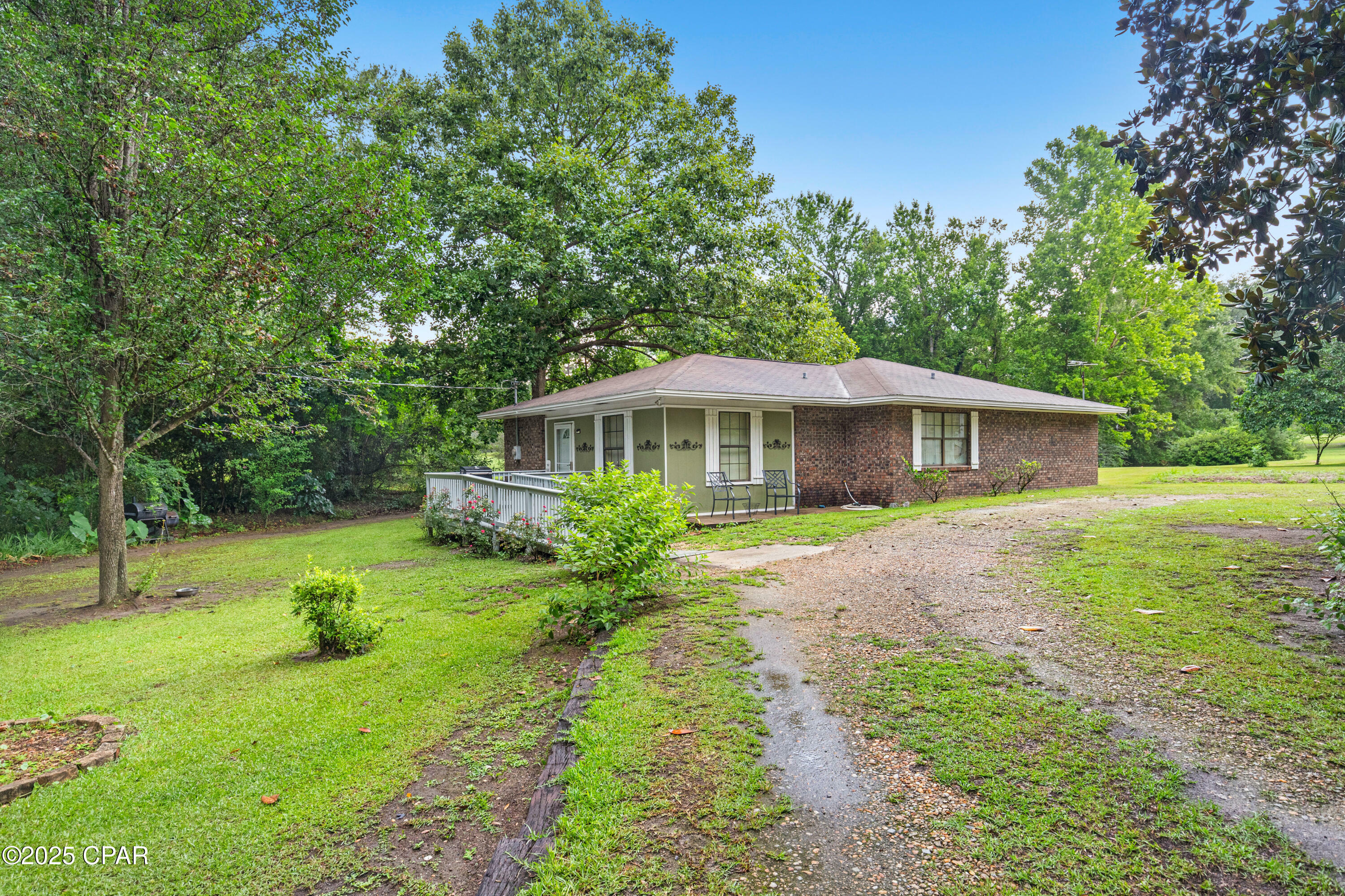 Property Photo: 2745 Muir Lane FL 32425