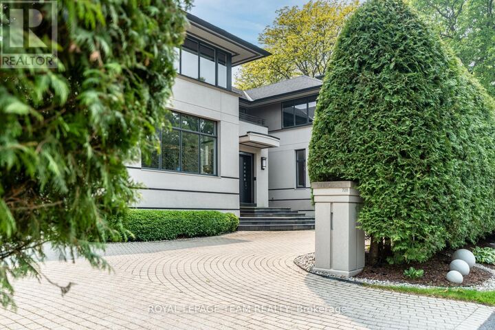 725 Manor Avenue  Ottawa ON K1M 0E4 photo