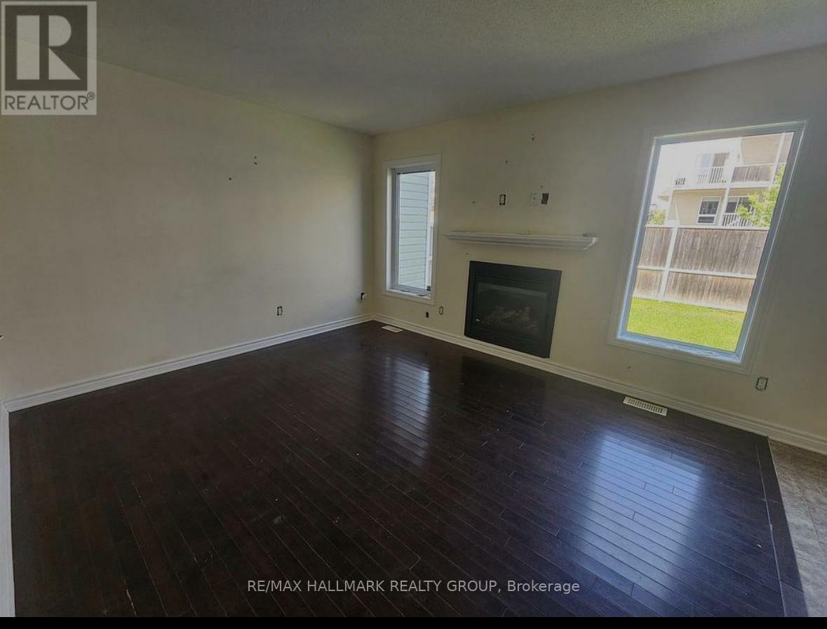 Photo de la propriété: 418 Temiskaming Crescent ON K2J 0V4