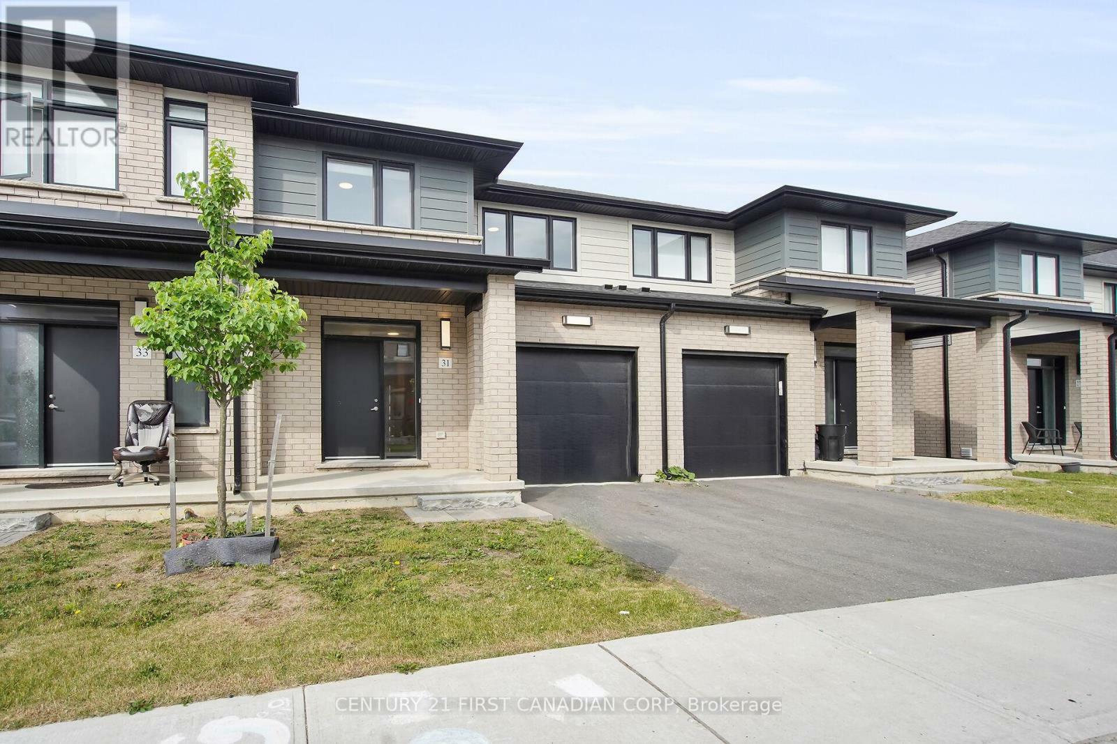 Property Photo: 3635 Southbridge Avenue 31 ON N6L 0G8