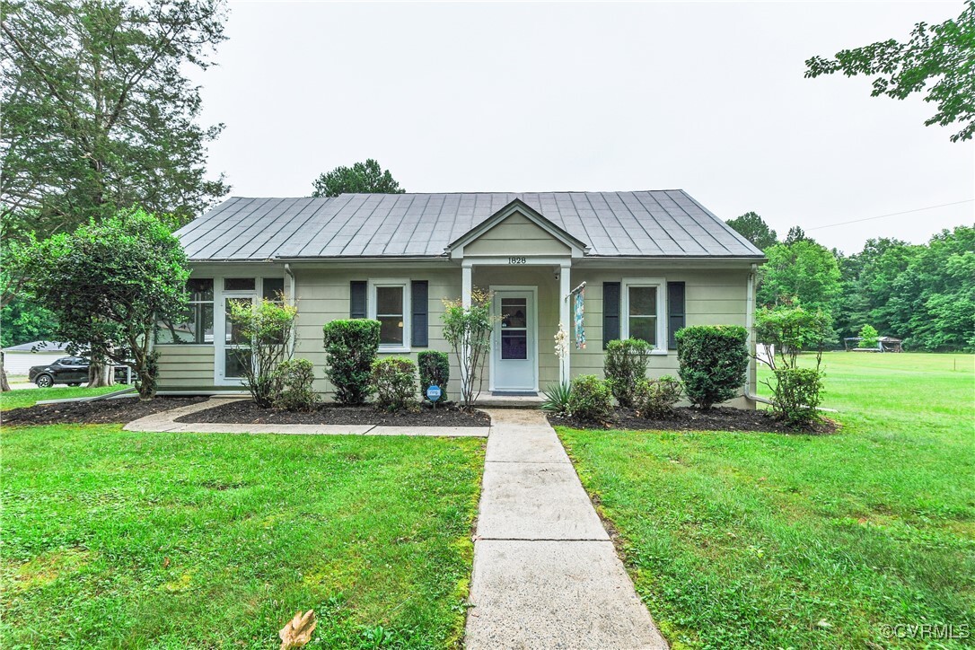 Property Photo: 1828 Back Hampden Sydney Road VA 23901