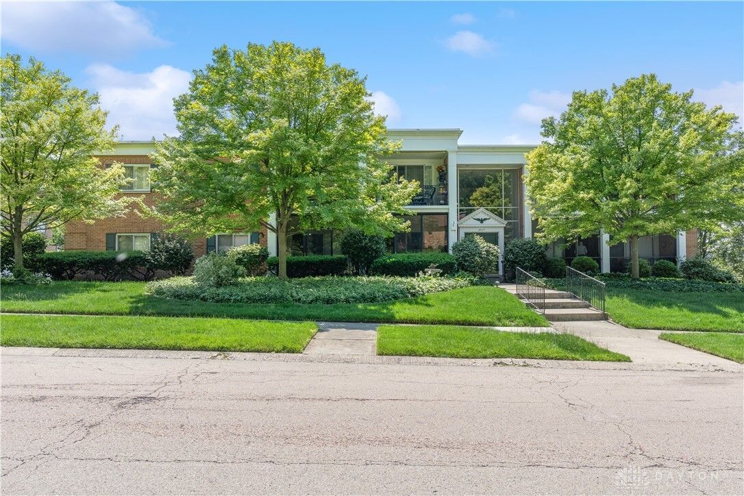 Property Photo: 3371 Southdale Drive 4 OH 45409