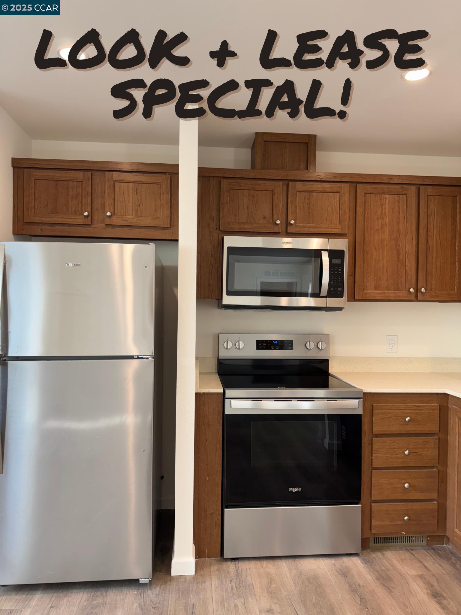 Property Photo: 414 N School St CA 95240