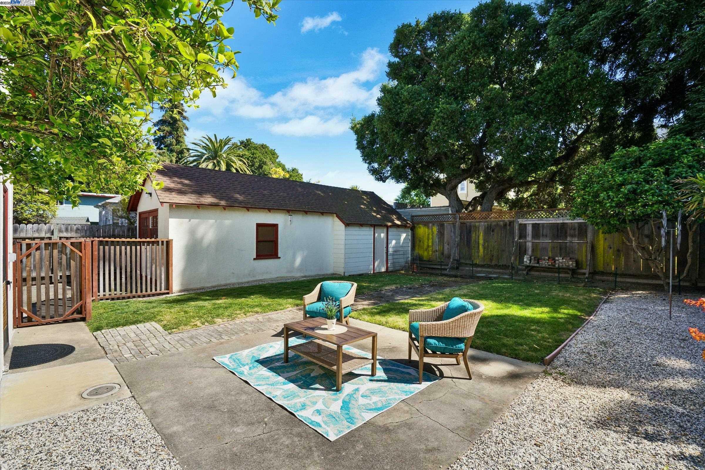 Property Photo: 2040 Central Ave CA 94501
