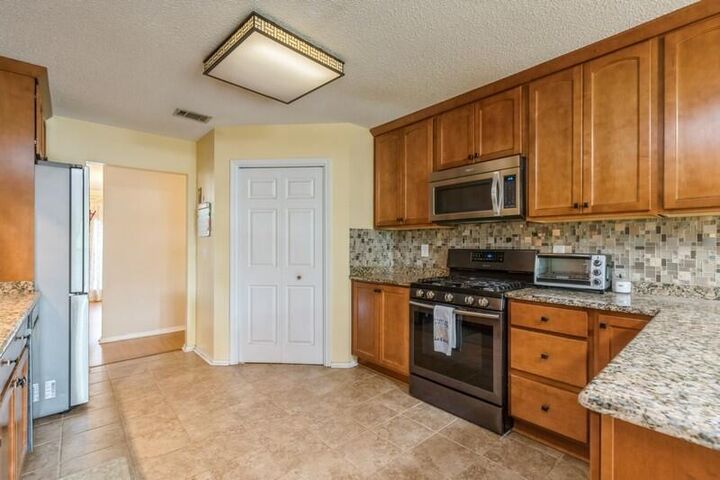 Property Photo:  527 Tom Sawyer Lane  FL 32536 
