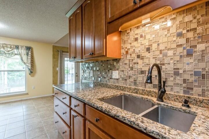 Property Photo:  527 Tom Sawyer Lane  FL 32536 