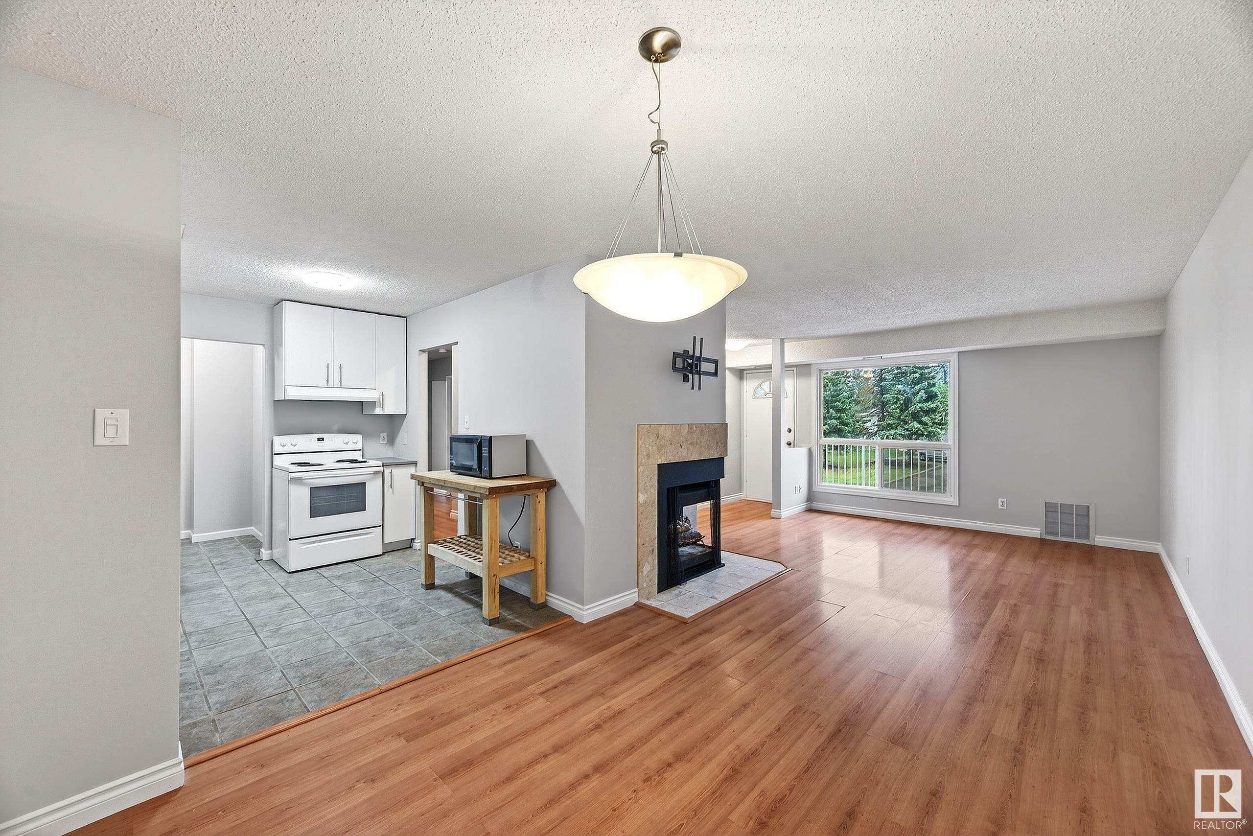 Property Photo:  1913 Saddleback Road NW  AB T6J 5M9 