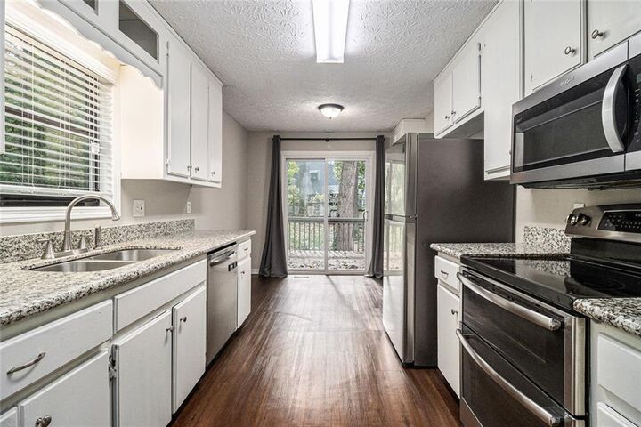 Property Photo: 647 Sunshine Trace NW GA 30102