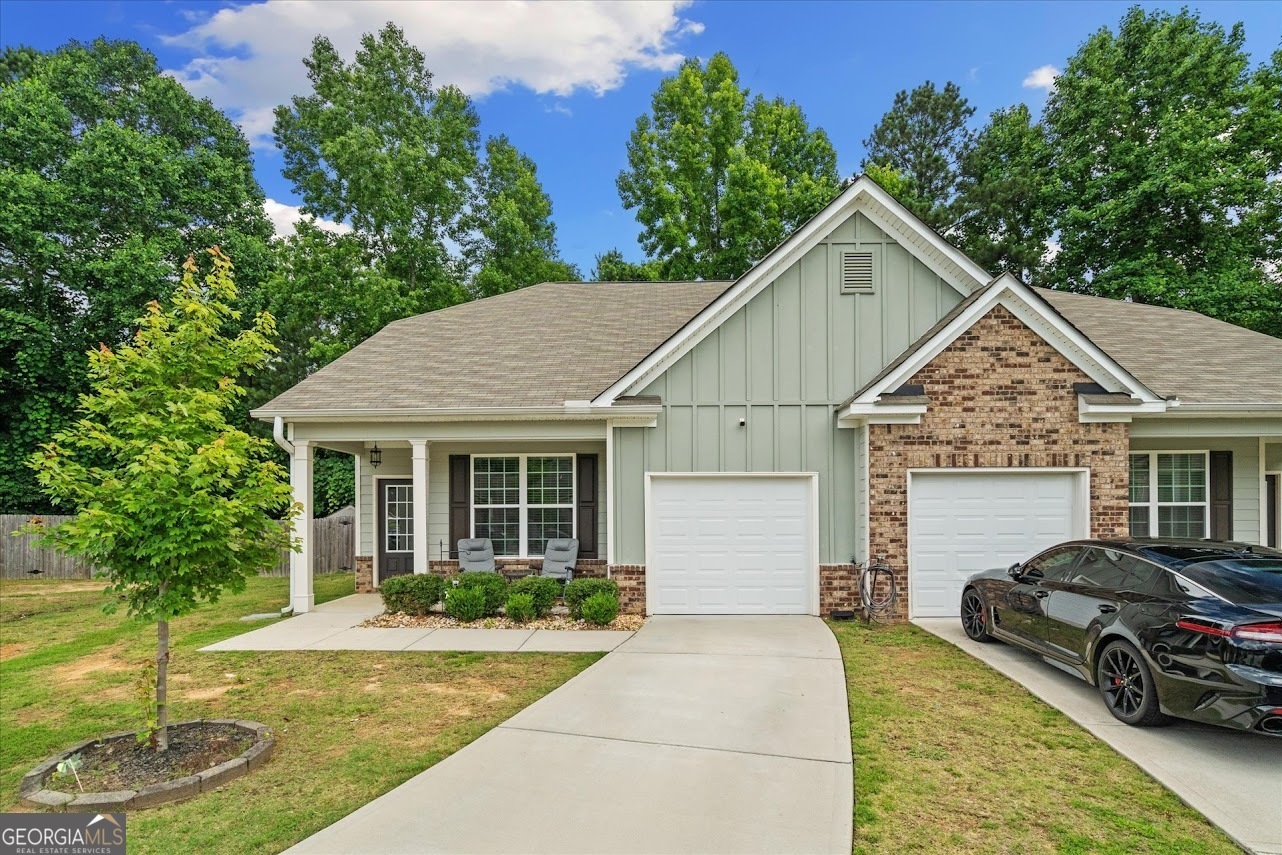Property Photo: 560 Vandenburg Drive GA 30180