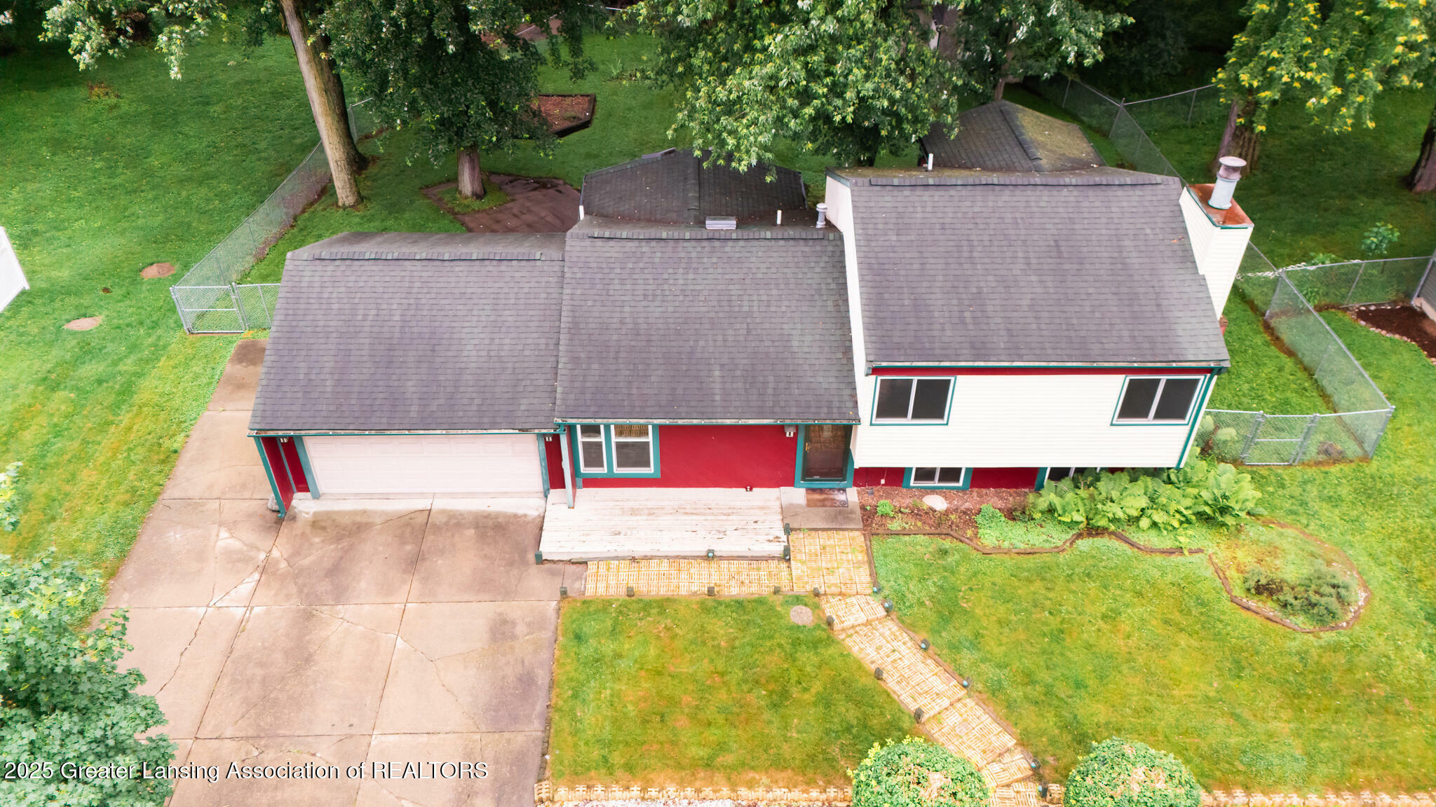 Property Photo:  3720 Stoneleigh Drive  MI 48910 