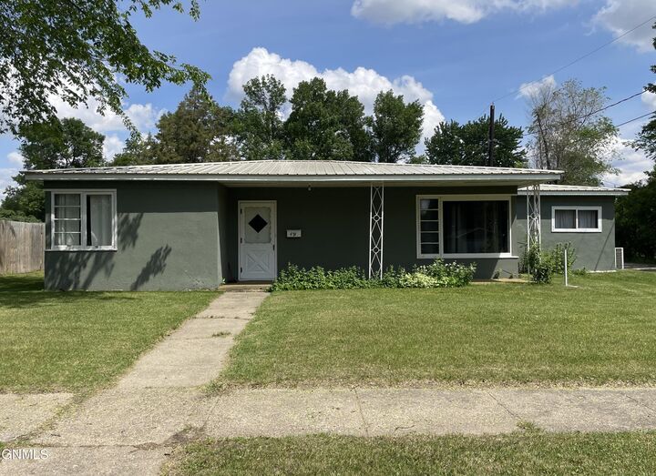 474 10th Avenue N  Carrington ND 58421 photo