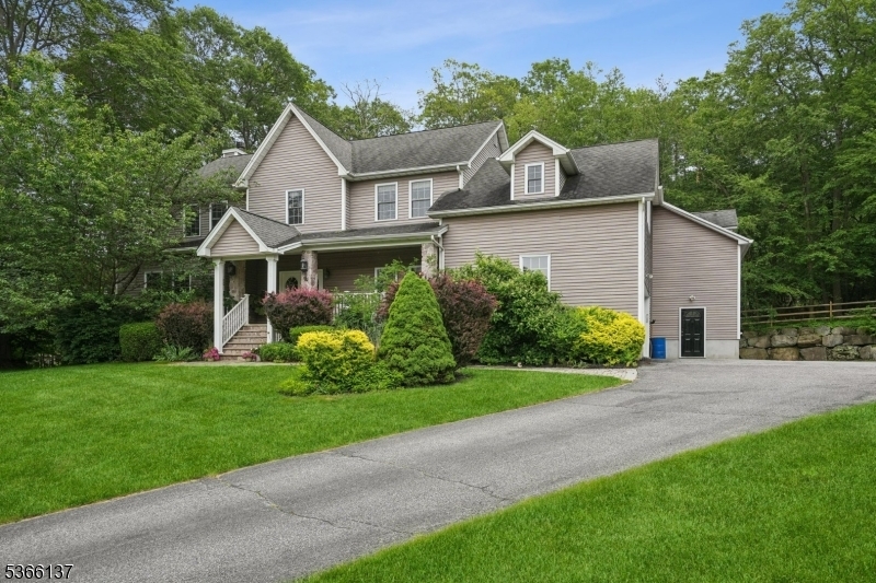 Property Photo: 4 Knollwood Ln NJ 07460