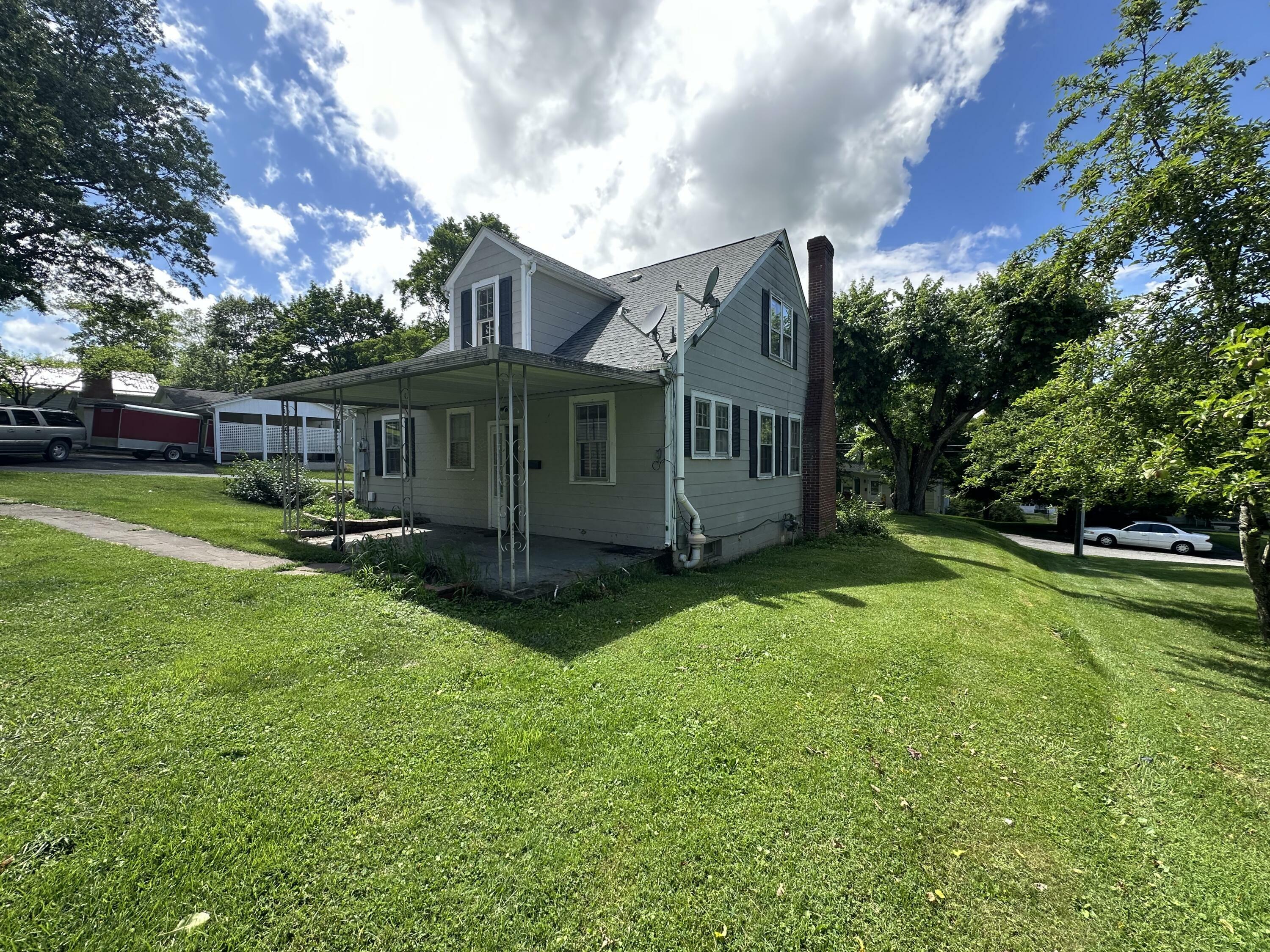 Property Photo: 819 Lafayette St WV 24901