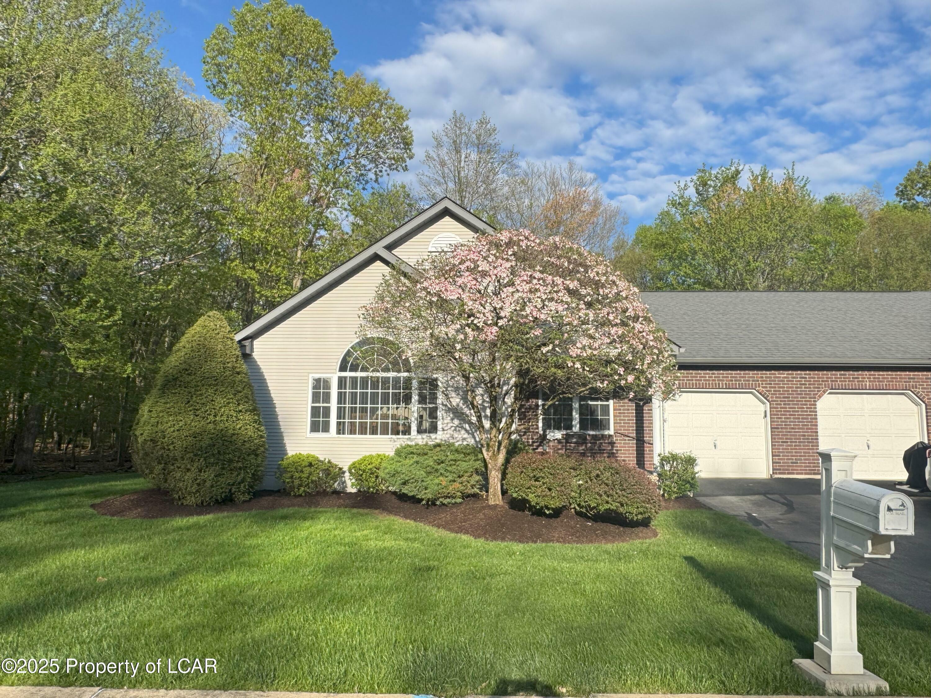Property Photo: 45 Pinnacle Court PA 18707