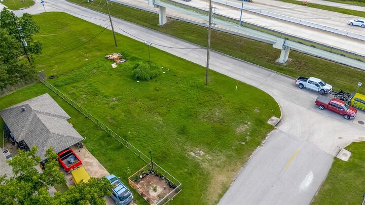 Property Photo:  810 Benmar Drive  TX 77032 