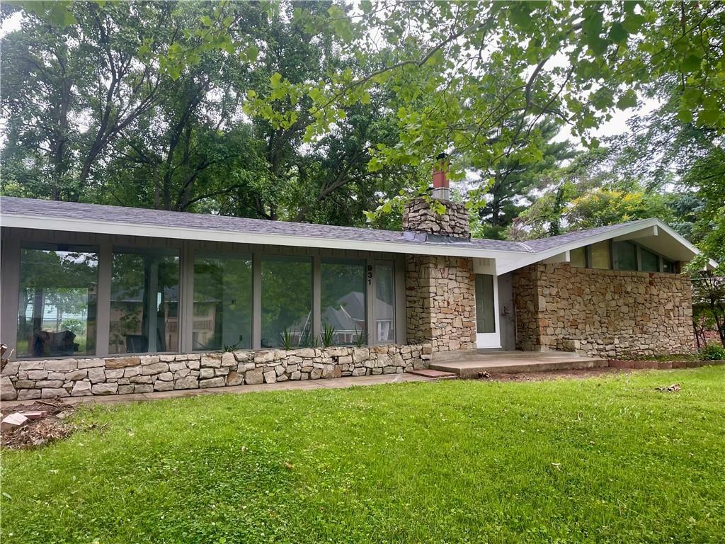 Property Photo:  931 Valley Lane  MO 64150 