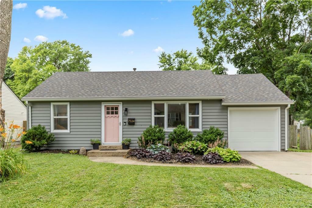 Property Photo:  7524 Robinson Street  KS 66204 