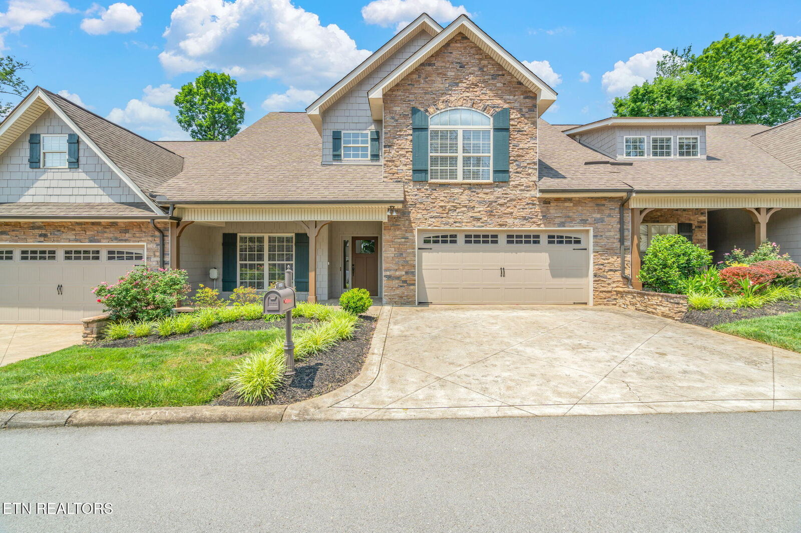 Property Photo:  1703 Cottage Wood Way  TN 37919 