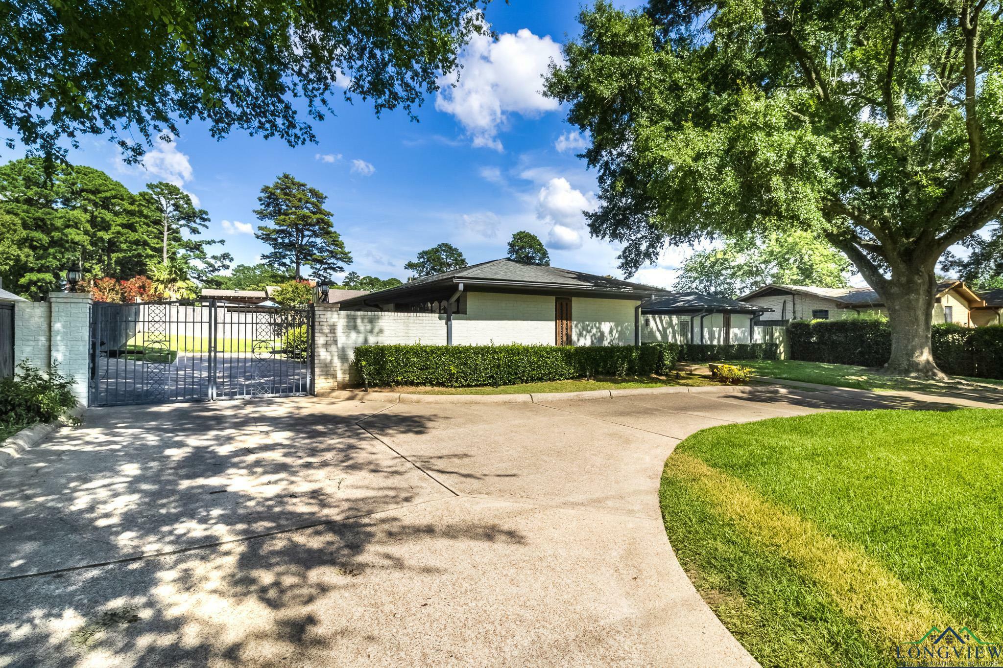 Property Photo:  2104 McCann Rd  TX 75601 